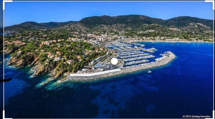Cavalaire Vue Mer Au Loin Maisonnette Tout Equipee Pour 4 Personnes Avec Piscine Clim Wifi Velos Tv Barbecues 외부 사진