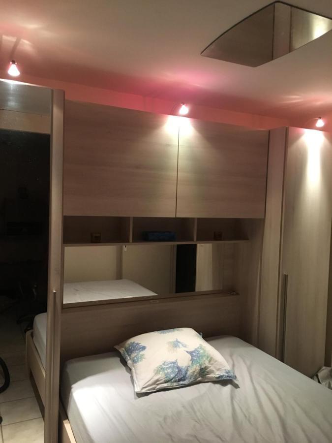 Cavalaire Vue Mer Au Loin Maisonnette Tout Equipee Pour 4 Personnes Avec Piscine Clim Wifi Velos Tv Barbecues 외부 사진