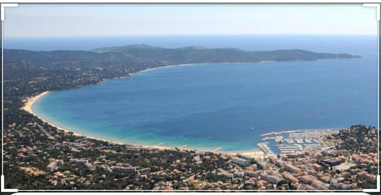 Cavalaire Vue Mer Au Loin Maisonnette Tout Equipee Pour 4 Personnes Avec Piscine Clim Wifi Velos Tv Barbecues 외부 사진