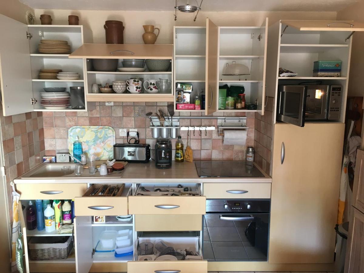 Cavalaire Vue Mer Au Loin Maisonnette Tout Equipee Pour 4 Personnes Avec Piscine Clim Wifi Velos Tv Barbecues 외부 사진