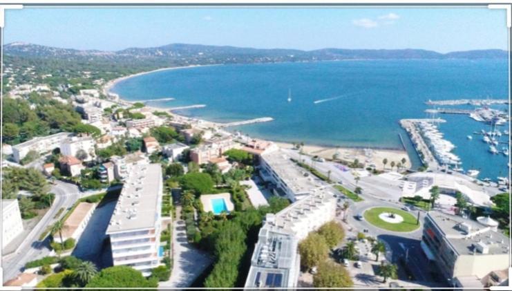 Cavalaire Vue Mer Au Loin Maisonnette Tout Equipee Pour 4 Personnes Avec Piscine Clim Wifi Velos Tv Barbecues 외부 사진