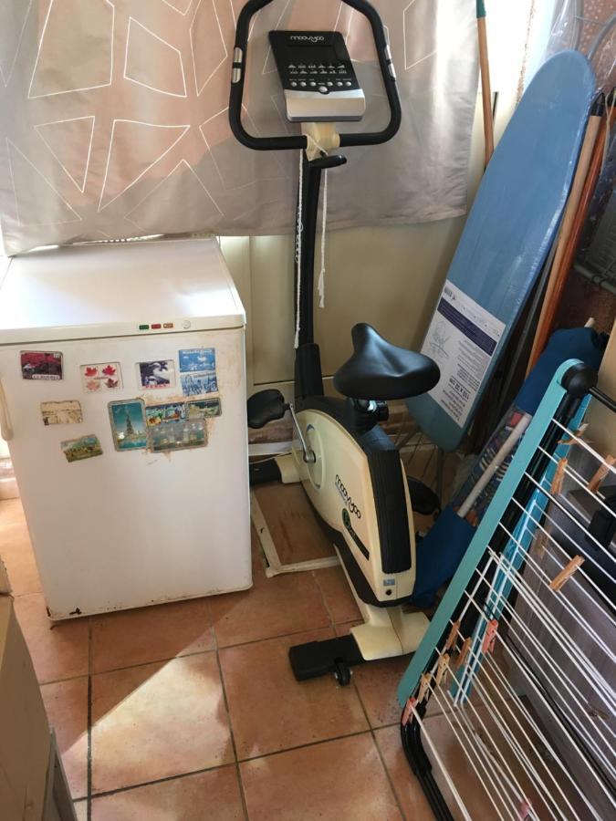 Cavalaire Vue Mer Au Loin Maisonnette Tout Equipee Pour 4 Personnes Avec Piscine Clim Wifi Velos Tv Barbecues 외부 사진